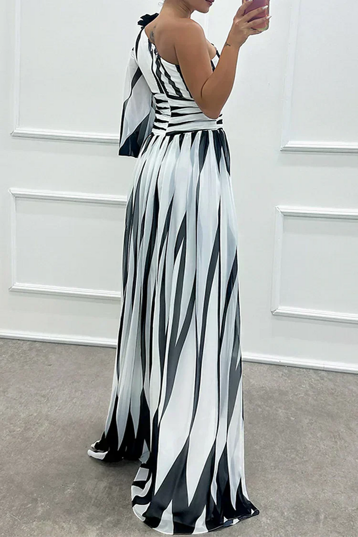 Hazel™ | Elegant Striped Maxi Dress with Off-Shoulder