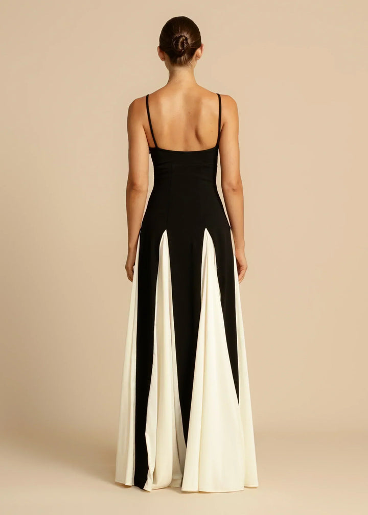 Oshrit™ | Elegant Maxi Dress with Contrast Ruffles